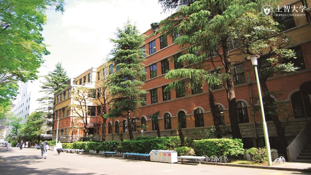 上智大学